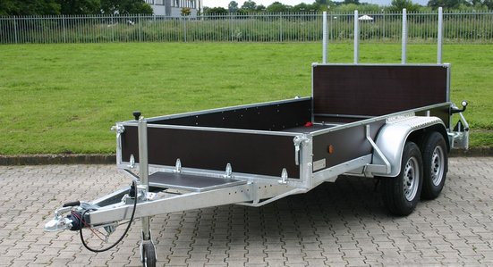 Blomert Fahrzeugbau Anhänger Maschinentransporter